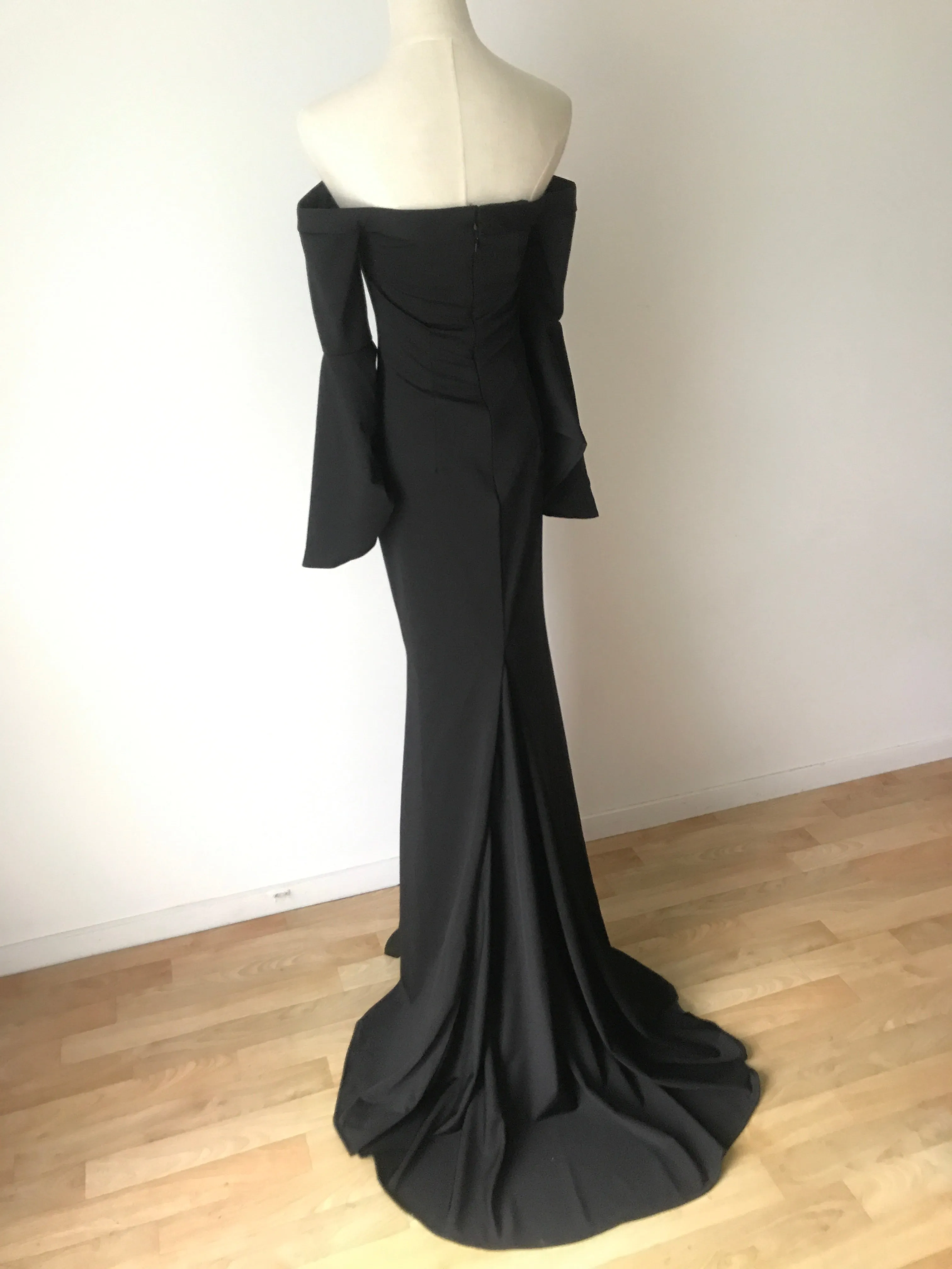 BLACK OFF SHOULDER GOWN WITH LEG SPLIT XS