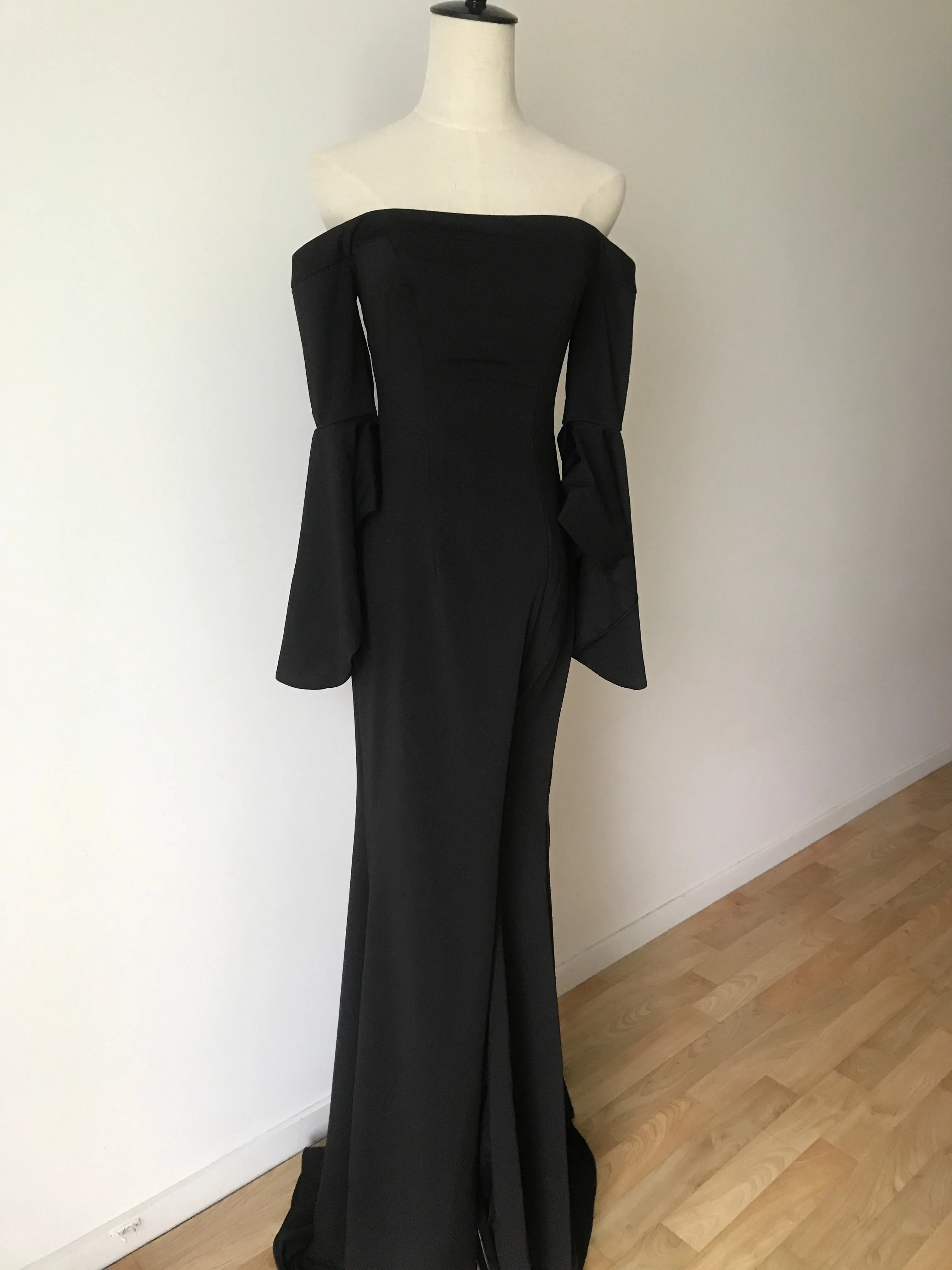 BLACK OFF SHOULDER GOWN WITH LEG SPLIT XS