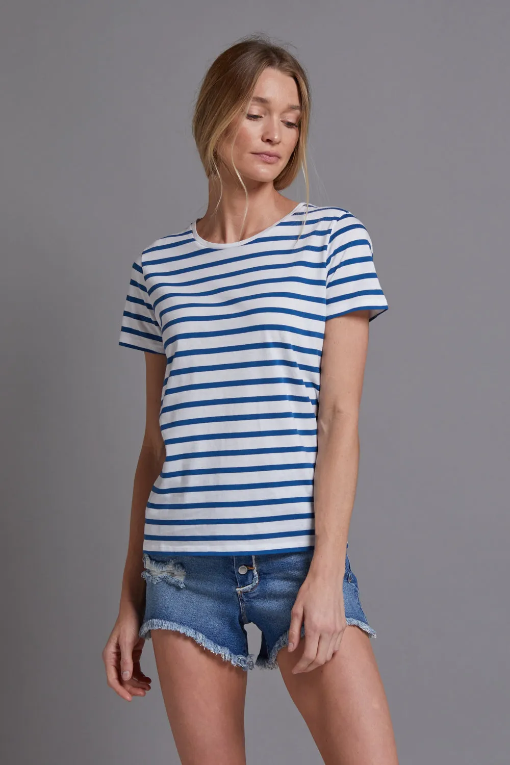 Majestic Short Sleeve Striped Crewneck in Blanc/Notte