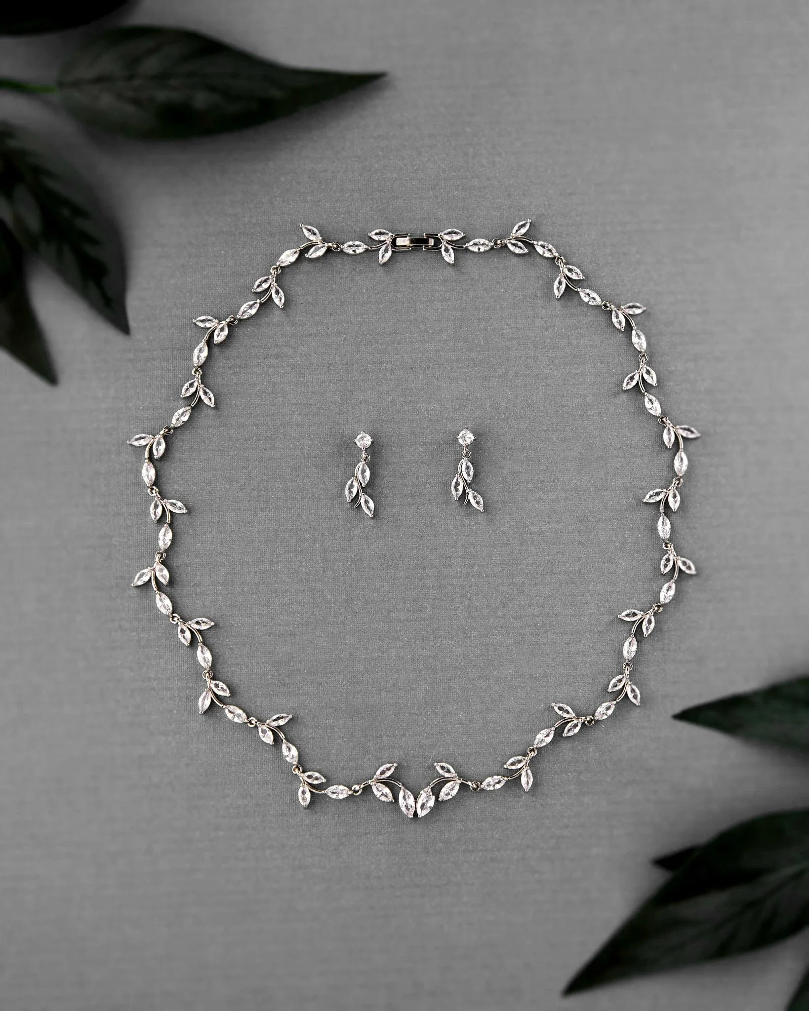 Minimalist Reflective Design CZ Vine Necklace Set