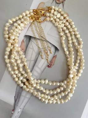 Natural pearls necklace