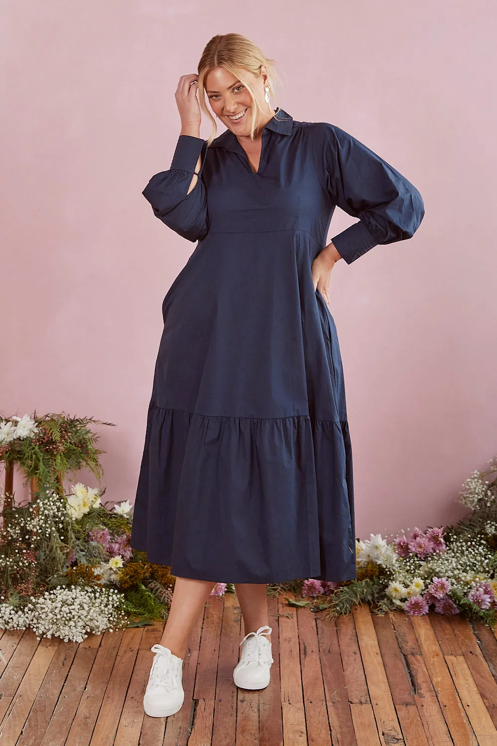 Sabre V-Neck Poplin Dress in Navy